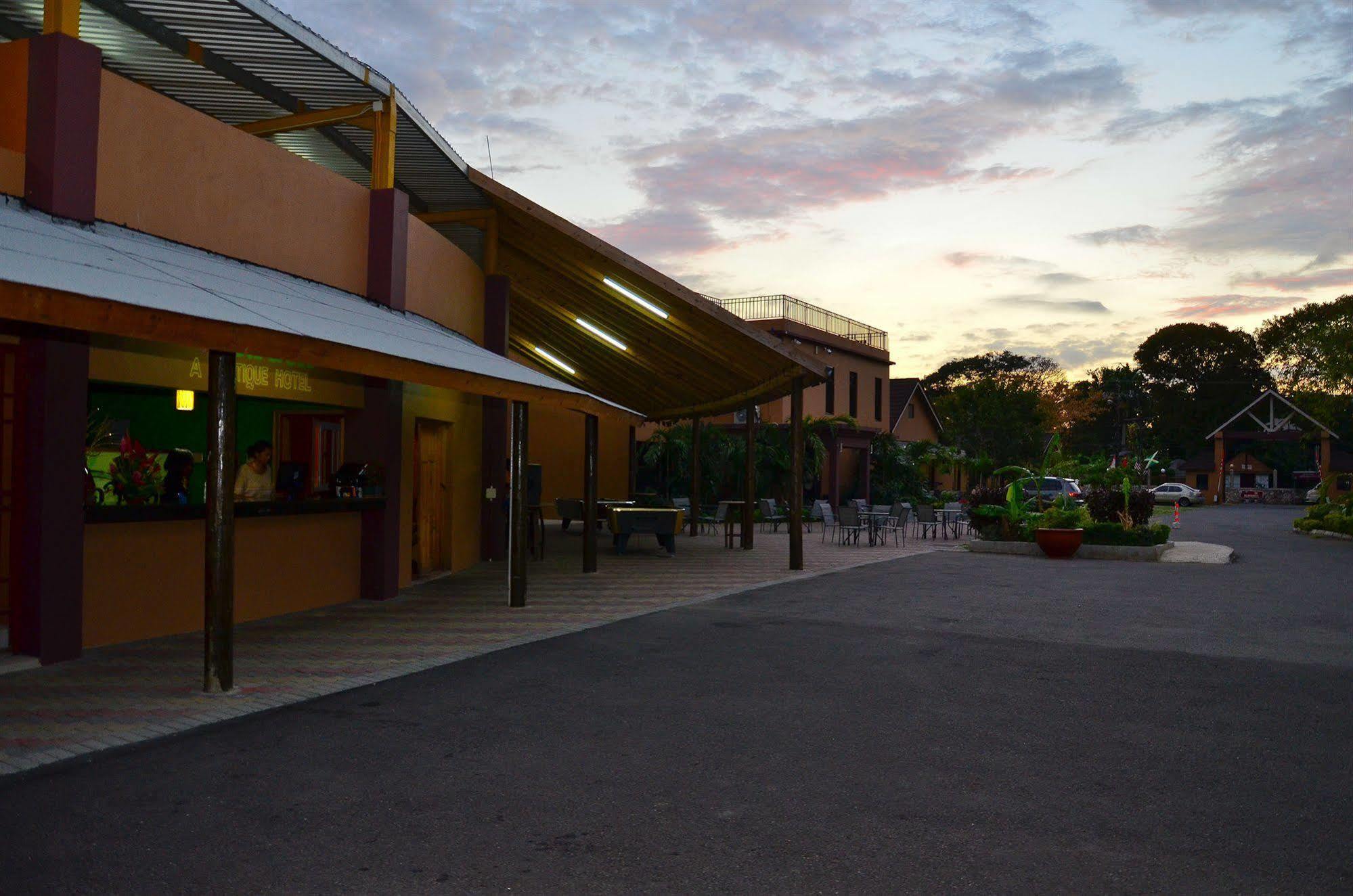 Donway, A Jamaican Style Village Μοντέγκο Μπέυ Εξωτερικό φωτογραφία